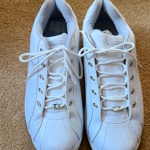 New Converse Men’s white tennis shoes